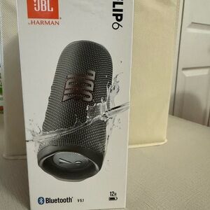 JBL Flip 6 Bluetooth Speaker - Gray